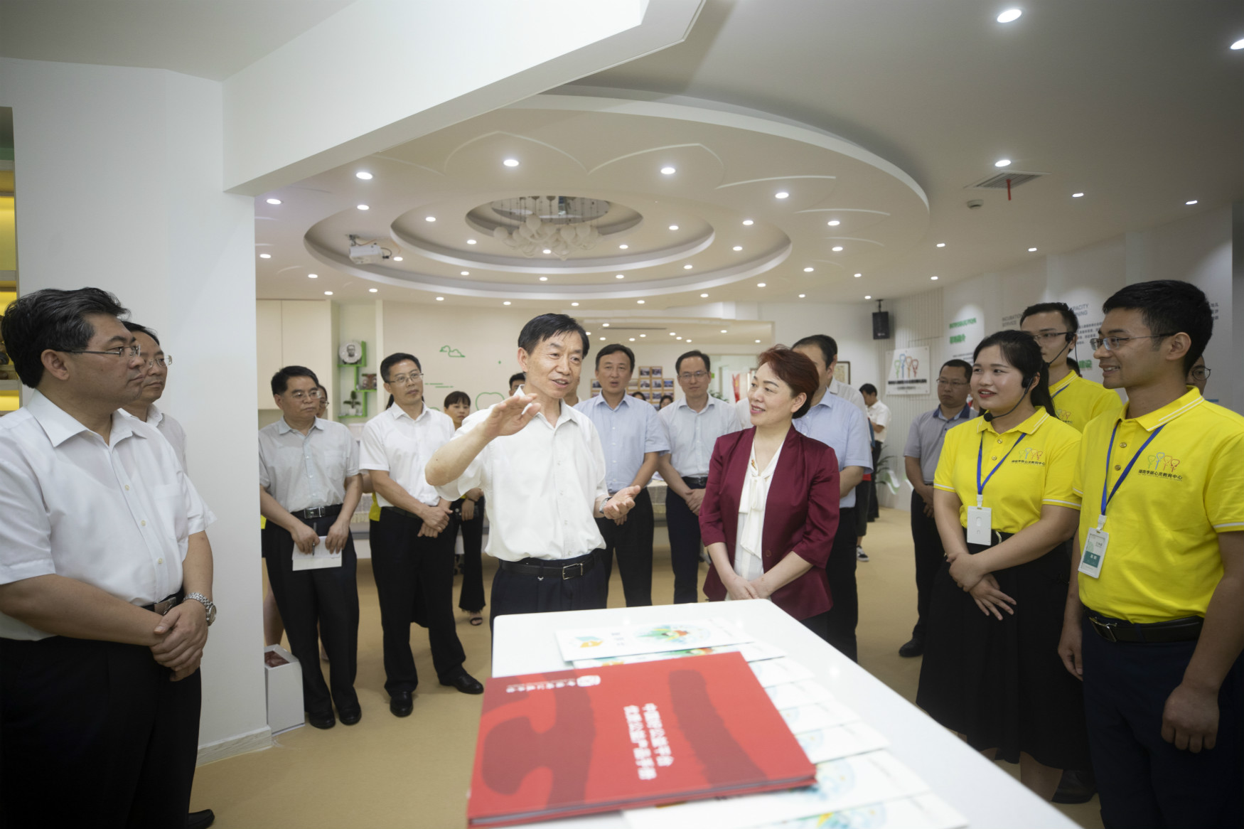 1561516477829466.jpg 黄部长2_meitu_1.jpg